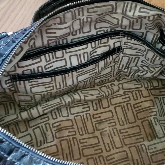 Guess Purse - Picture 9 of 10